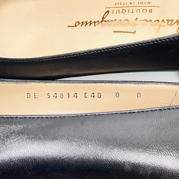 SALVATORE FERRAGAMO Italy block heal pumps - Picture 6 of 9